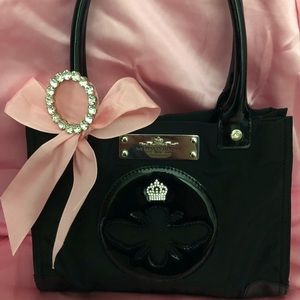 🎀EUC,My Flat In London, Mini Black Bee Handbag🎀
